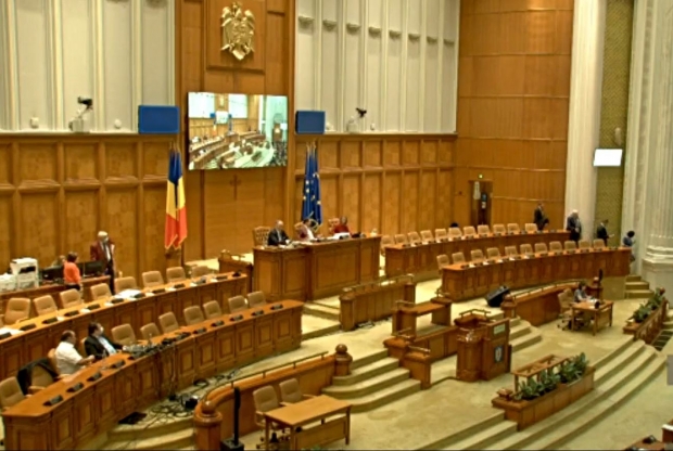 Camera Deputaților: Guvernul – abilitat să emită ordonanţe în perioada vacanţei parlamentare