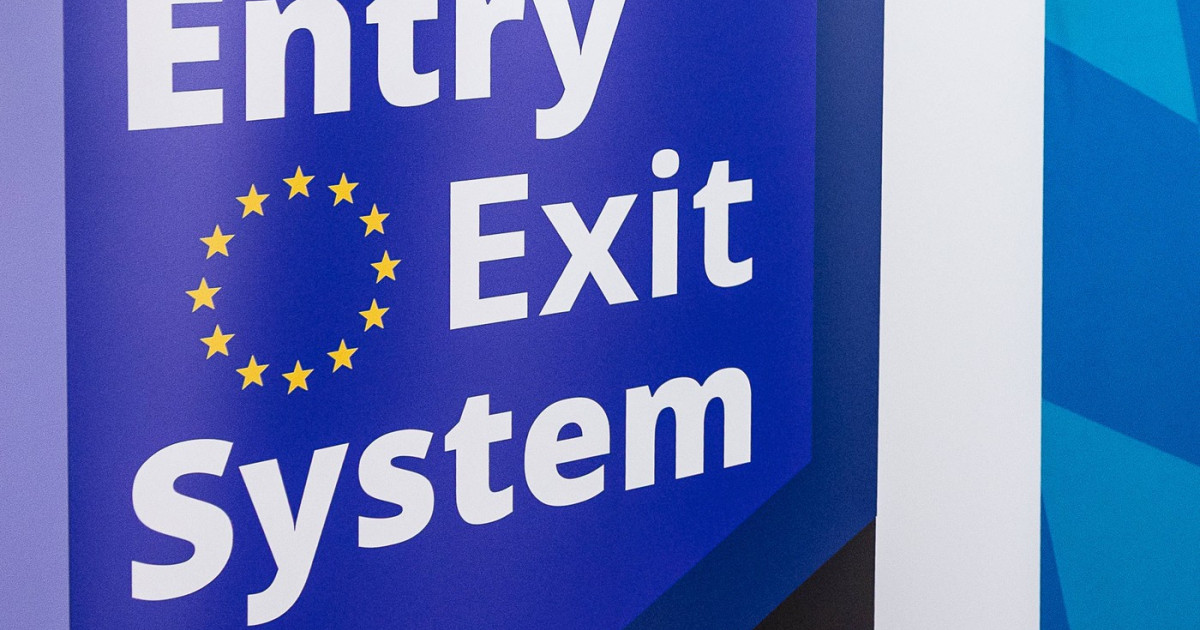 Avioanele decolează „pe jumătate goale” din cauza cozilor provocate de noul sistem de control la frontieră al UE