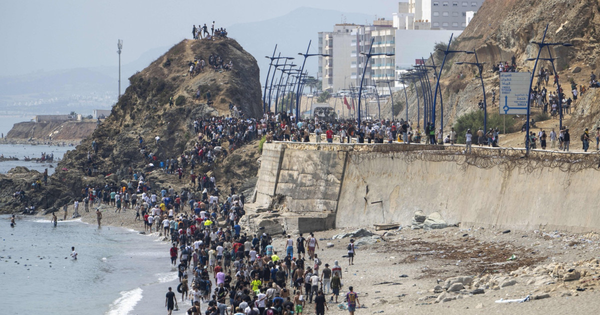 „Dacă nu plec, nimic nu mă va salva”: Cum se explică exodul migranților din Maroc, deși țara lor este văzută ca „o poveste de succes”