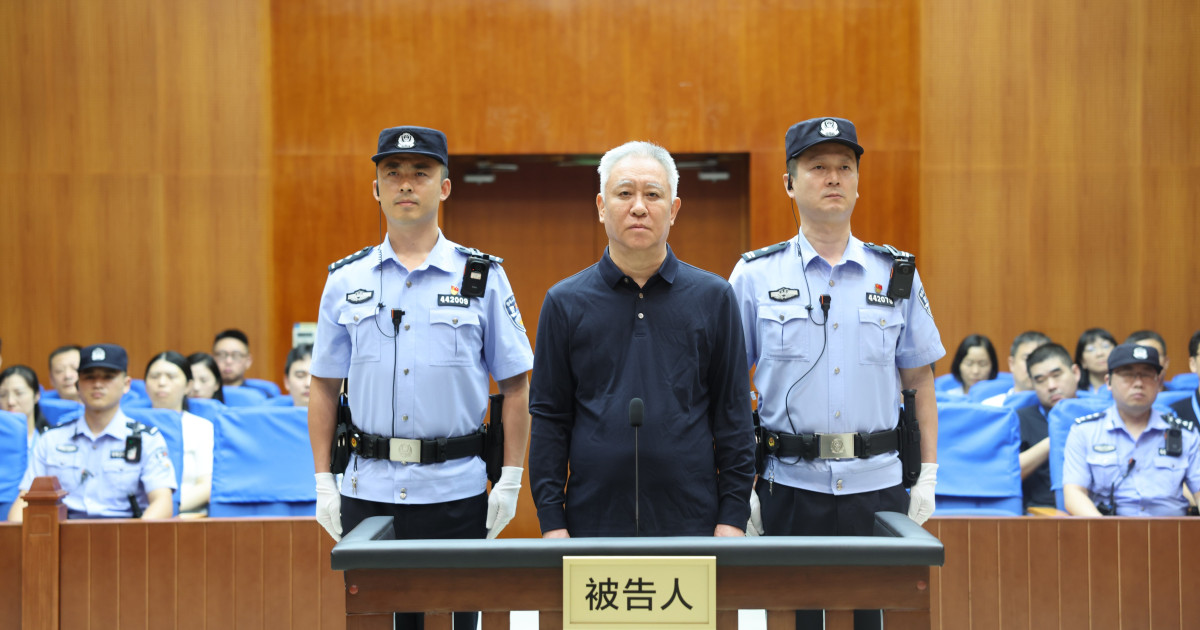 Fondatorul Evergrande a fost condamnat la închisoare pe viață. Ascensiunea și căderea lui Xu Jiayin, odată cel mai bogat om din China