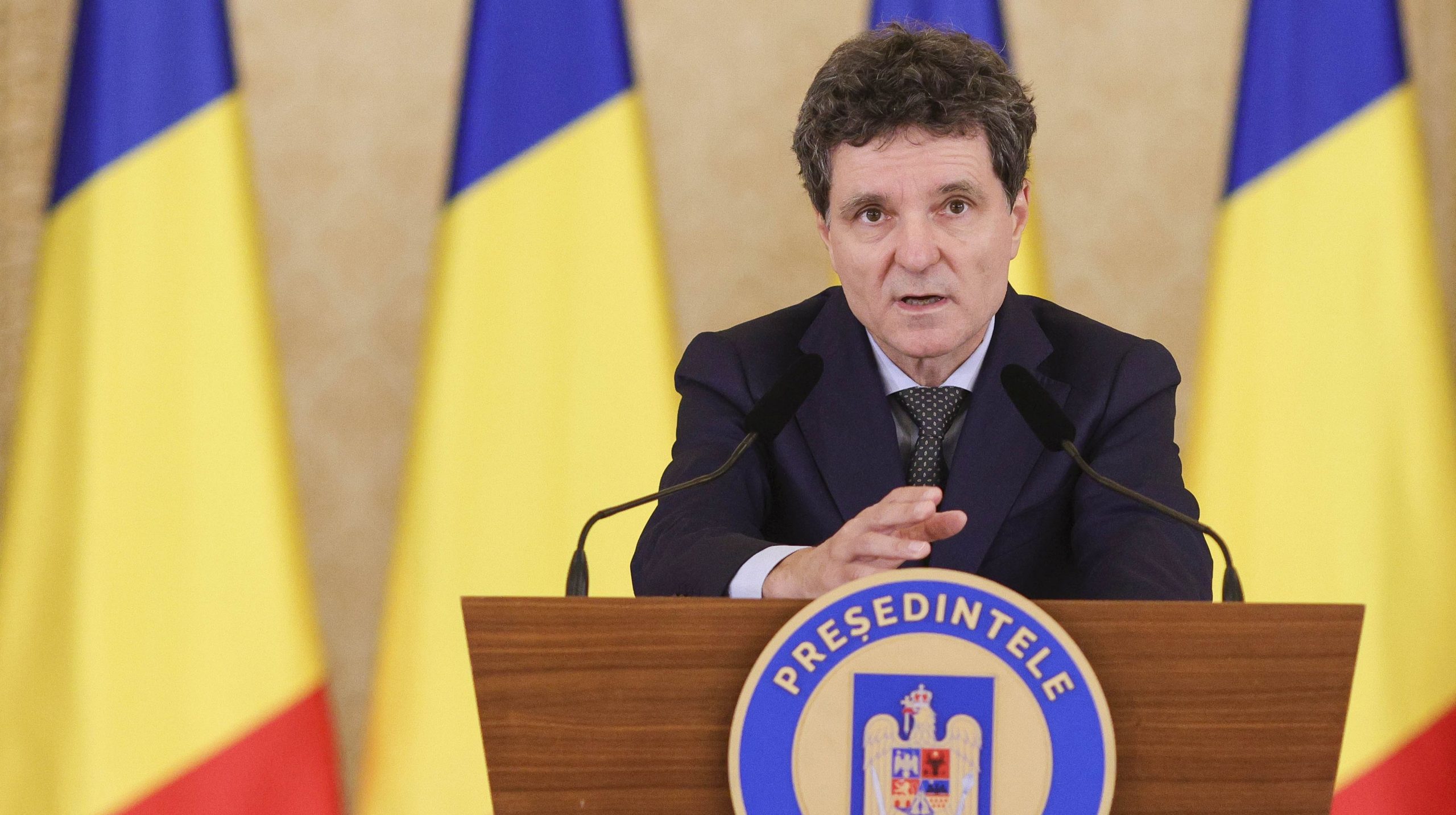 Nicușor Dan amenință că vineri dizolvă Parlamentul, dacă joi partidele nu vor fi ajuns la o înțelegere privind guvernarea (surse)