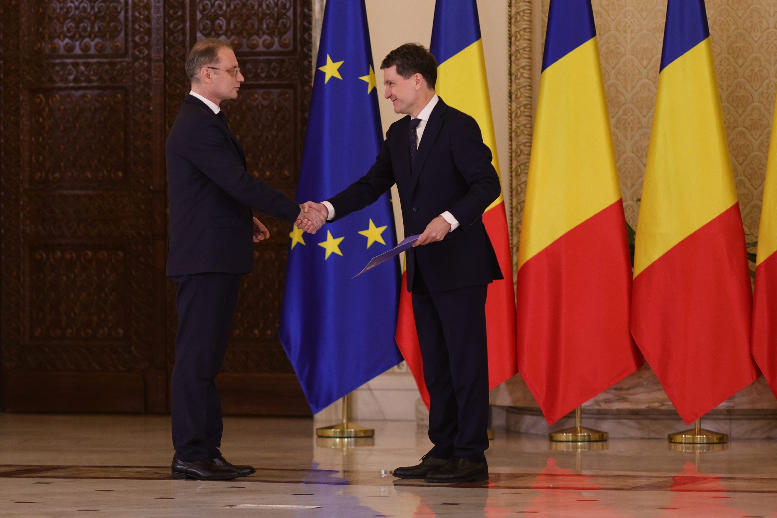 Luca Niculescu, după prima ședință de Guvern: „În aproape șase luni de criză politică s-au adunat multe urgențe”